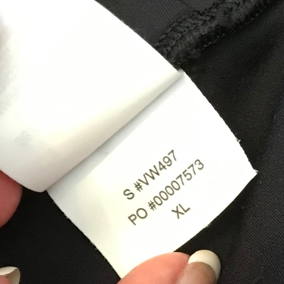 HOT RN 🔥 VUORI BLACK EVOLVE LEGGINGS - Picture 5 of 11